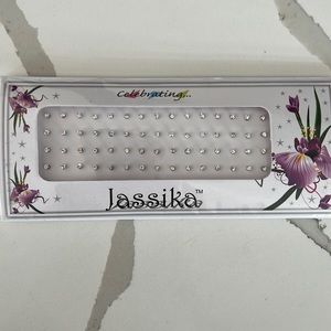 Silver stone bindi card